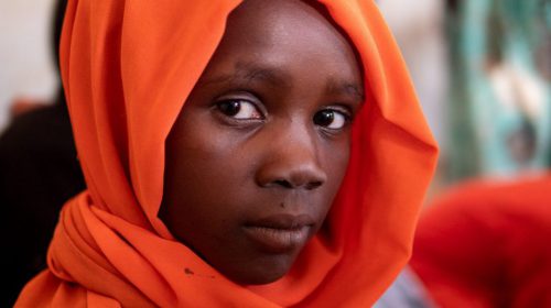Displaced girls participate to a workshop by JRS and Entreculturas